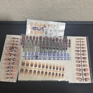 Brand new Lot-1 Assorted Press-On Nail Set – Neutral, Mauve, Blue & Glitter